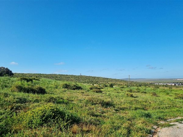 553 m² Land