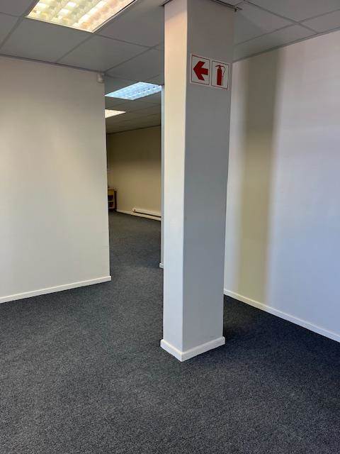 94  m² Office Space in Tableview photo number 4