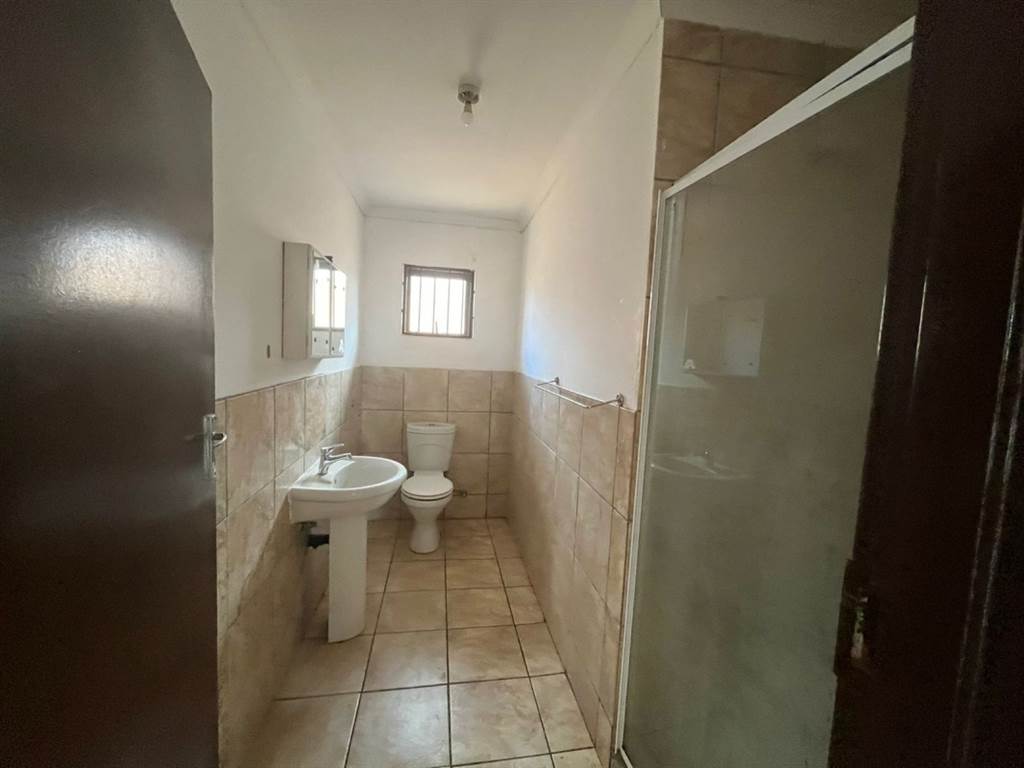 3 Bed House in Pretoria West photo number 13