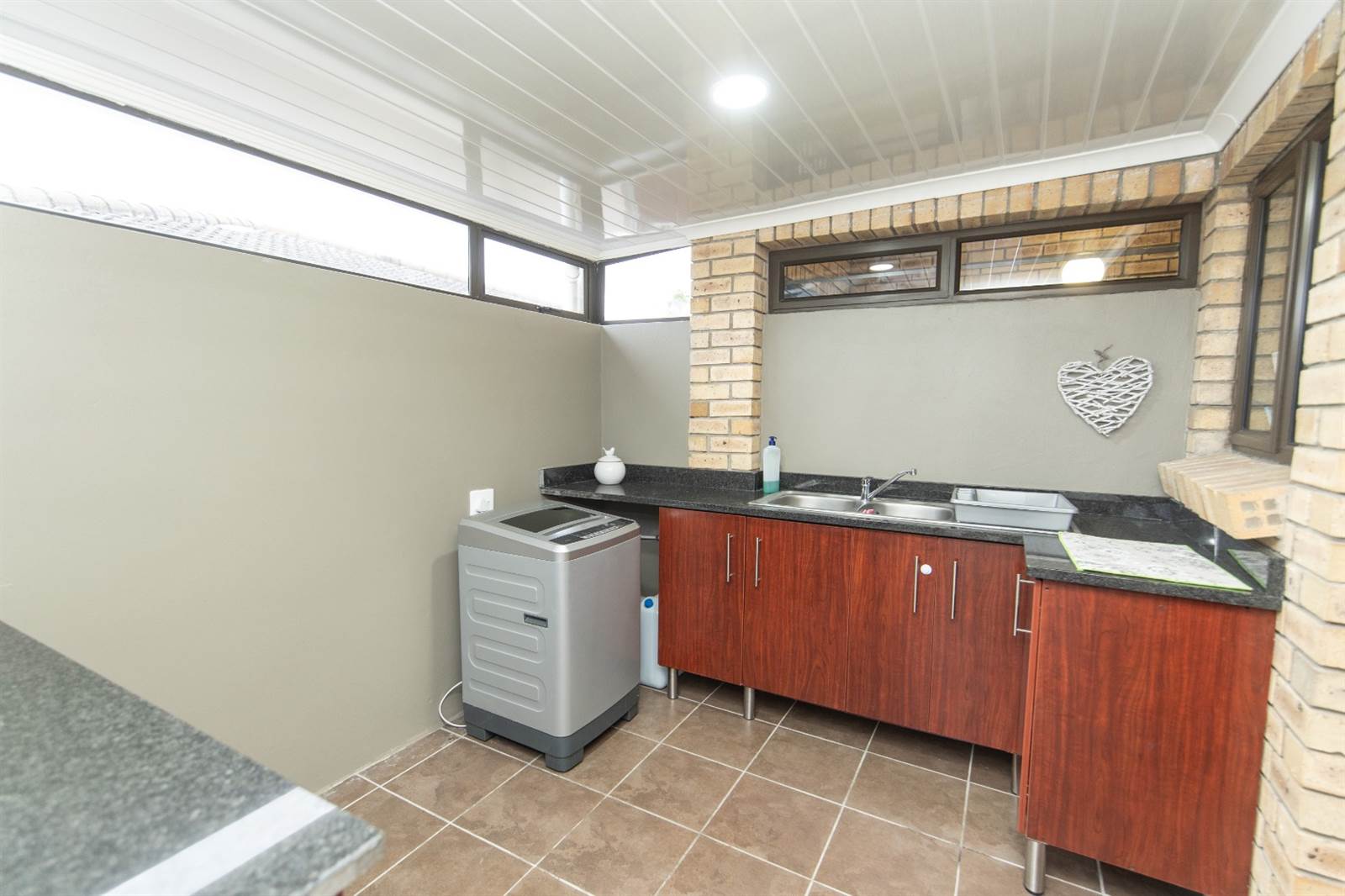 3 Bed Townhouse in Parsons Vlei photo number 19