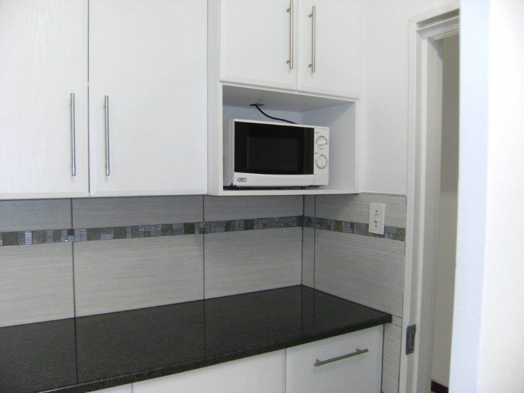 2 Bed Apartment in Sandhurst photo number 2