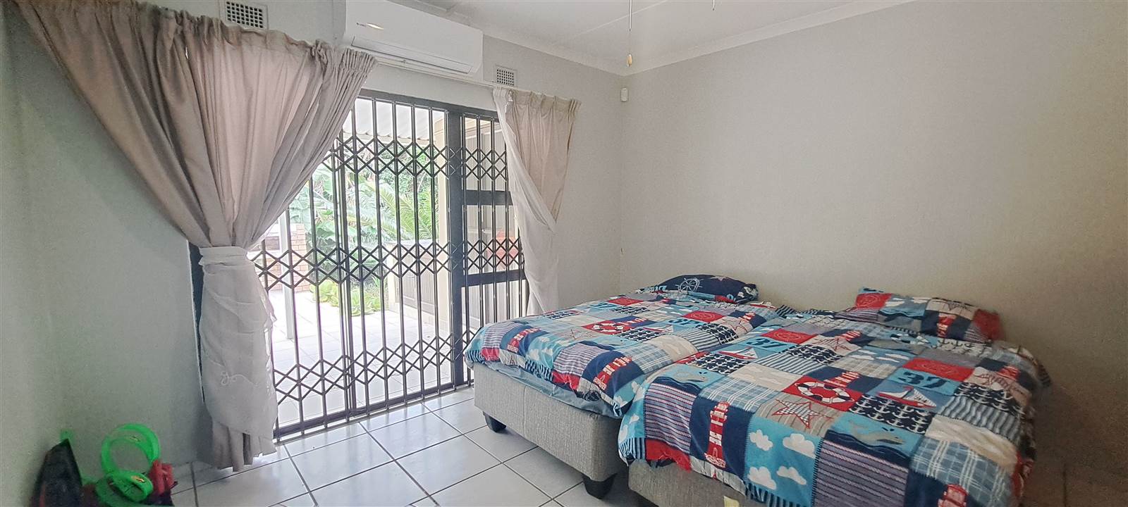 3 Bed Townhouse in Scottburgh South photo number 18