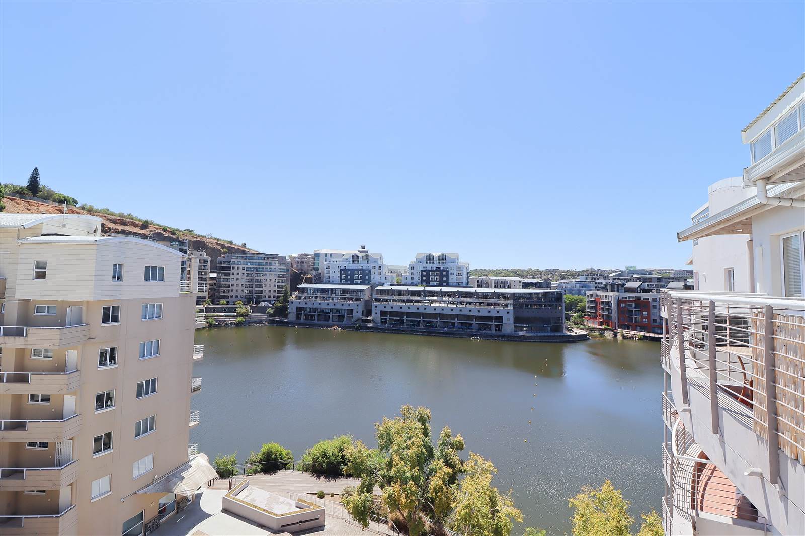 2 Bed Apartment in Tyger Waterfront photo number 8