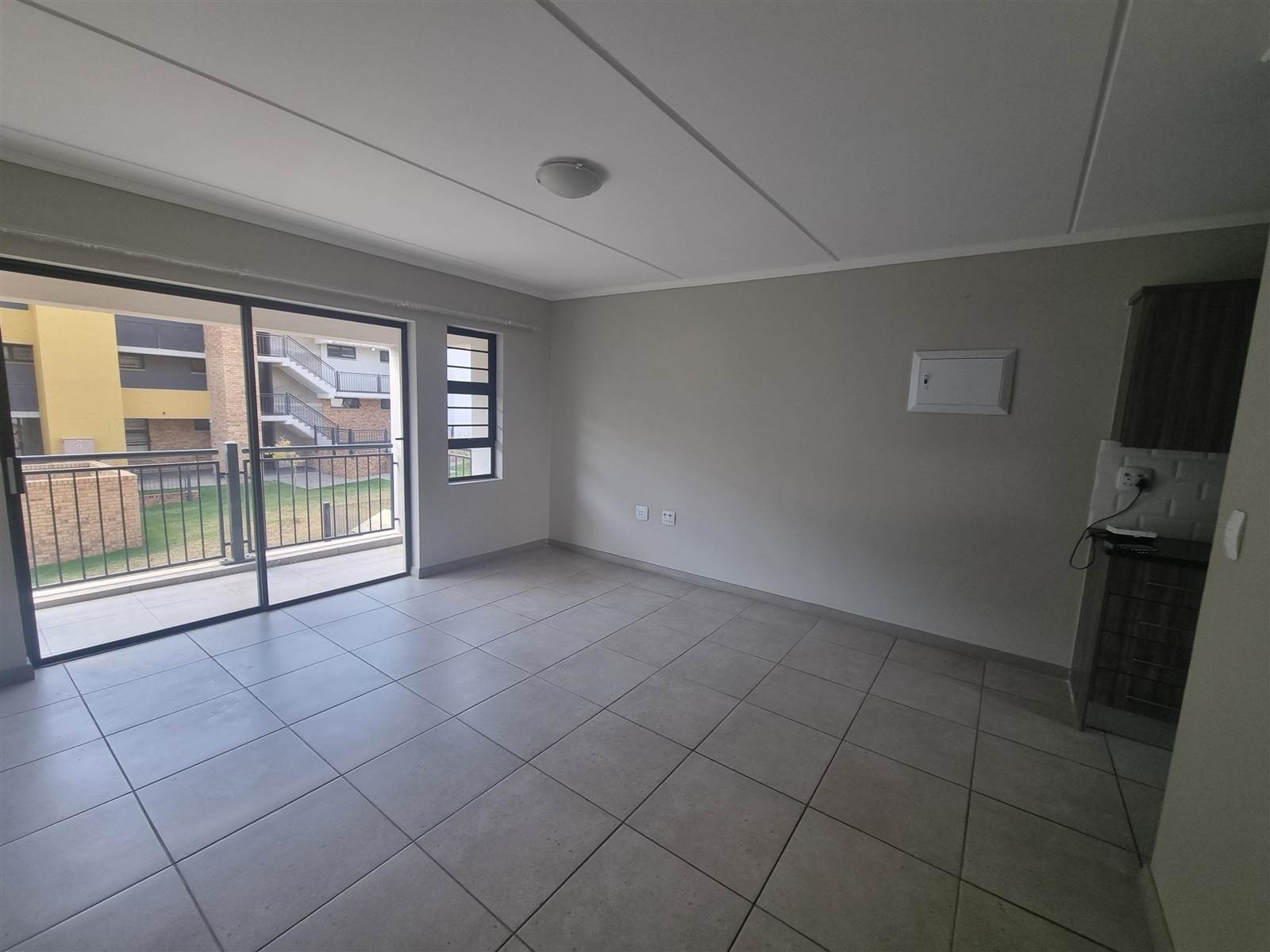 2 Bed Apartment in Rooihuiskraal North photo number 9