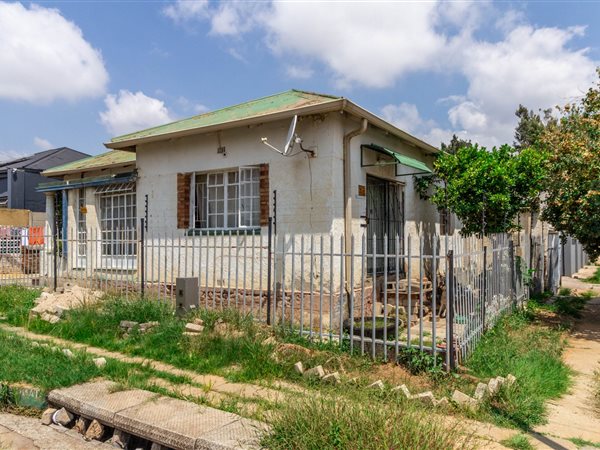 5 Bed House in Krugersdorp Central