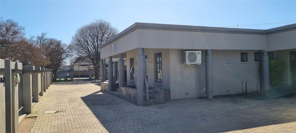 306  m² Office Space in Potchefstroom Central photo number 13