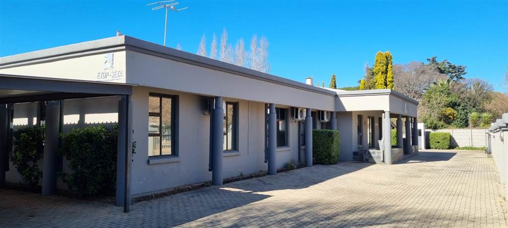 306  m² Office Space in Potchefstroom Central photo number 2