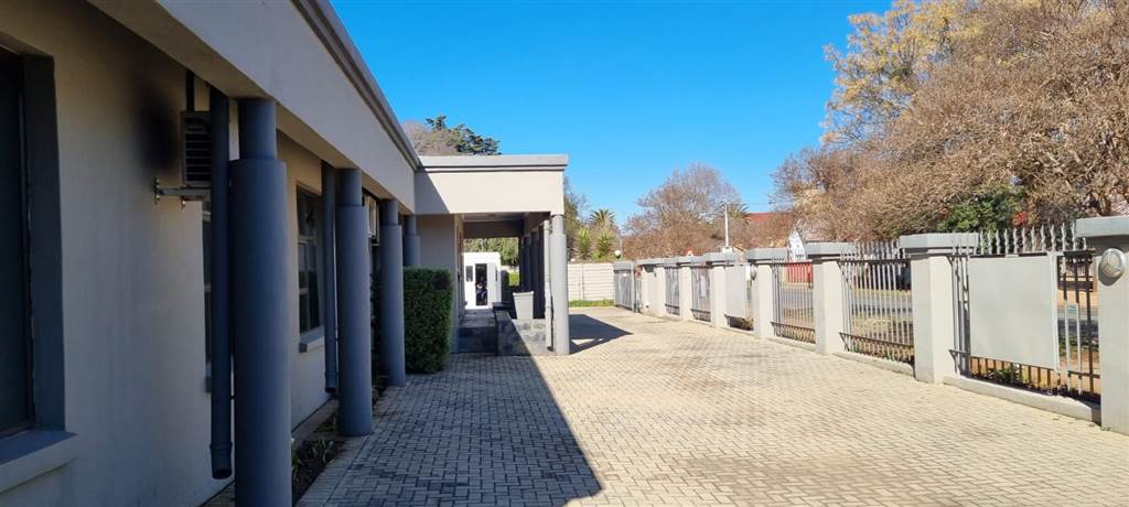 306  m² Office Space in Potchefstroom Central photo number 12