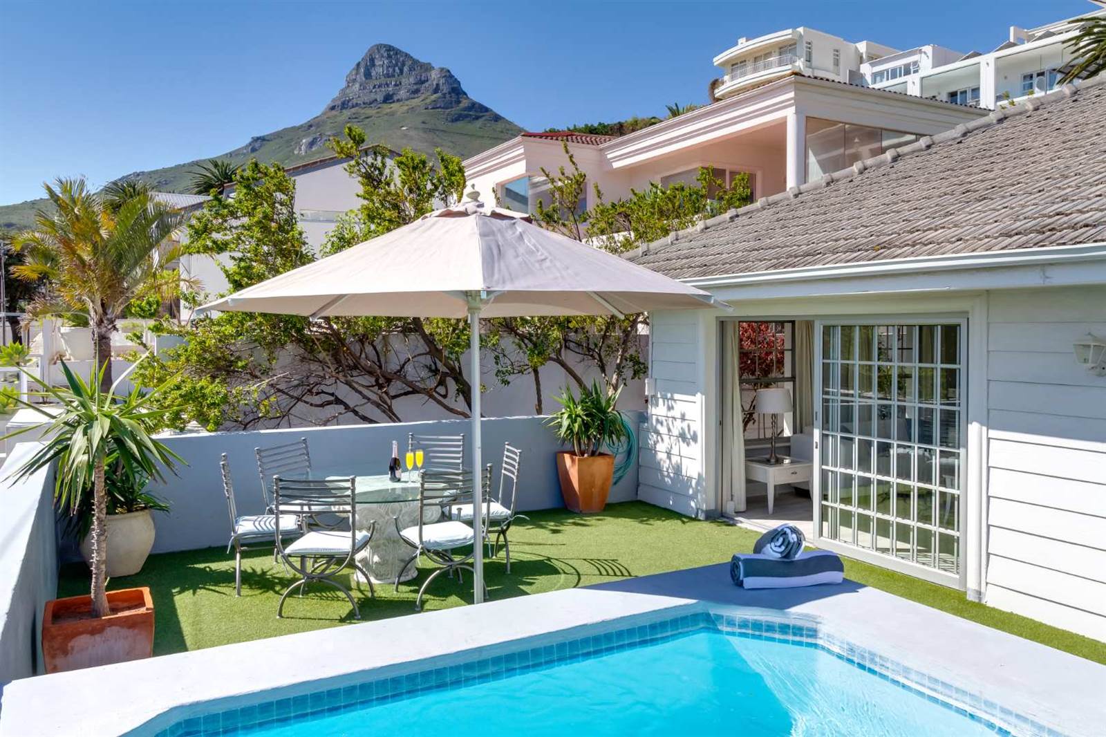 3 Bed House in Camps Bay photo number 2