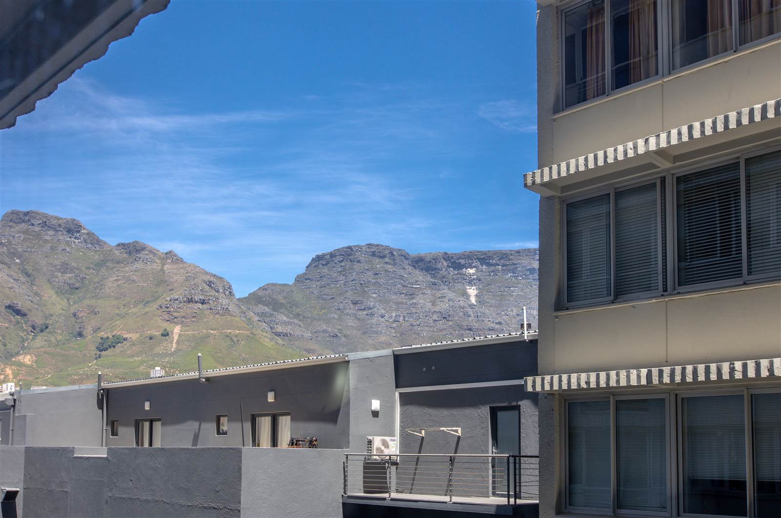 2 Bed Apartment in Cape Town City Centre photo number 13