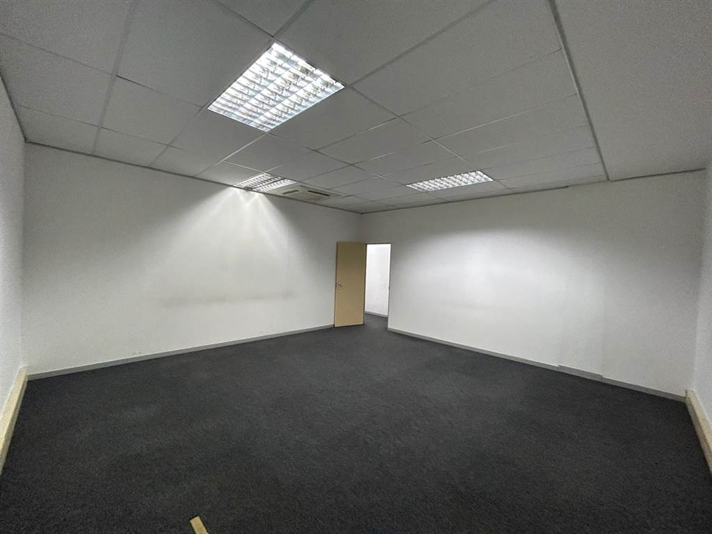 122  m² Commercial space in Horizon View photo number 6