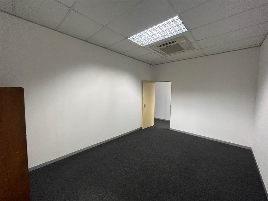 122  m² Commercial space in Horizon View photo number 10