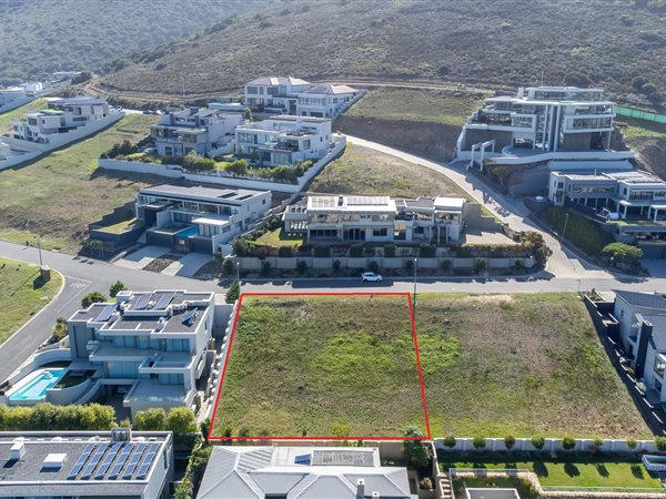 987 m² Land available in Baronetcy Estate