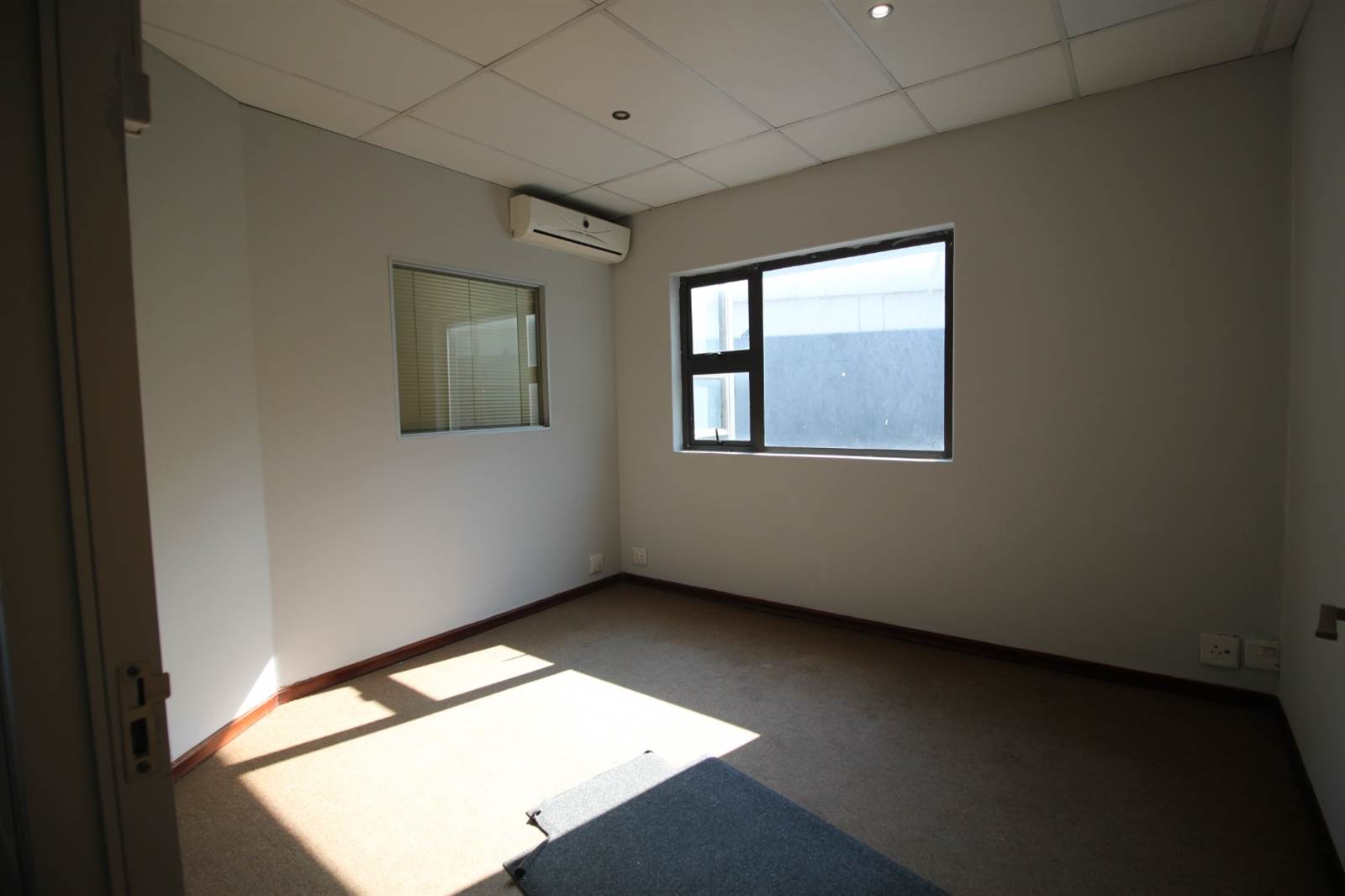 132  m² Commercial space in Bedfordview photo number 10