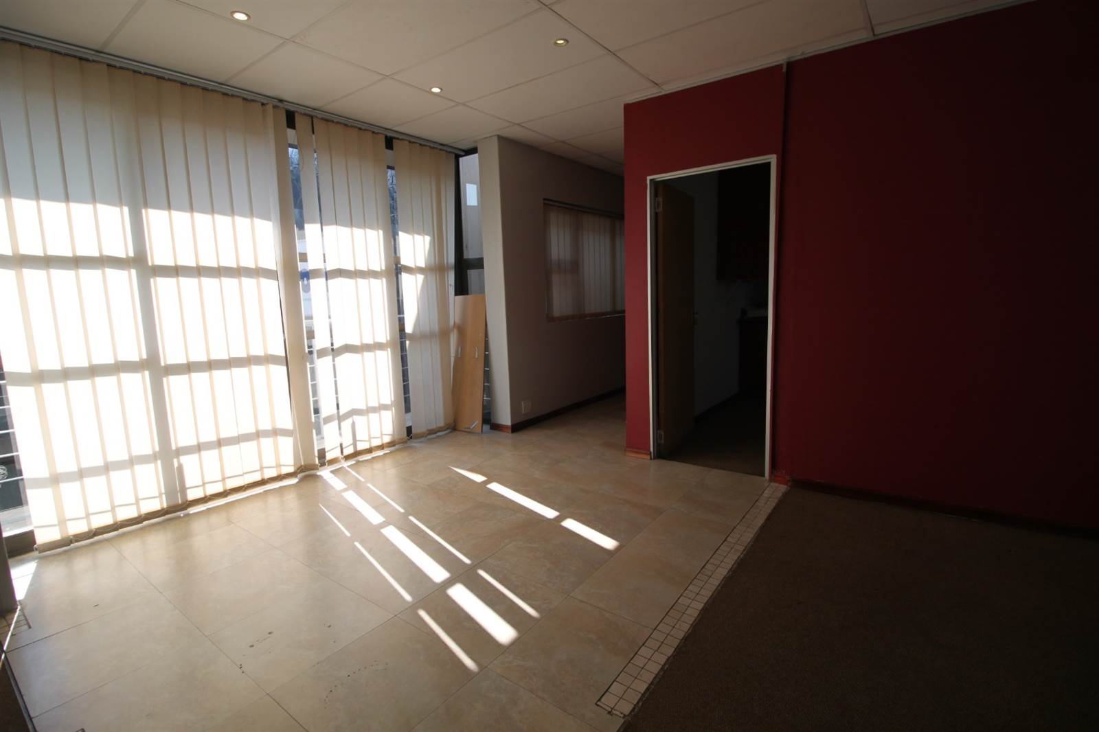 132  m² Commercial space in Bedfordview photo number 3