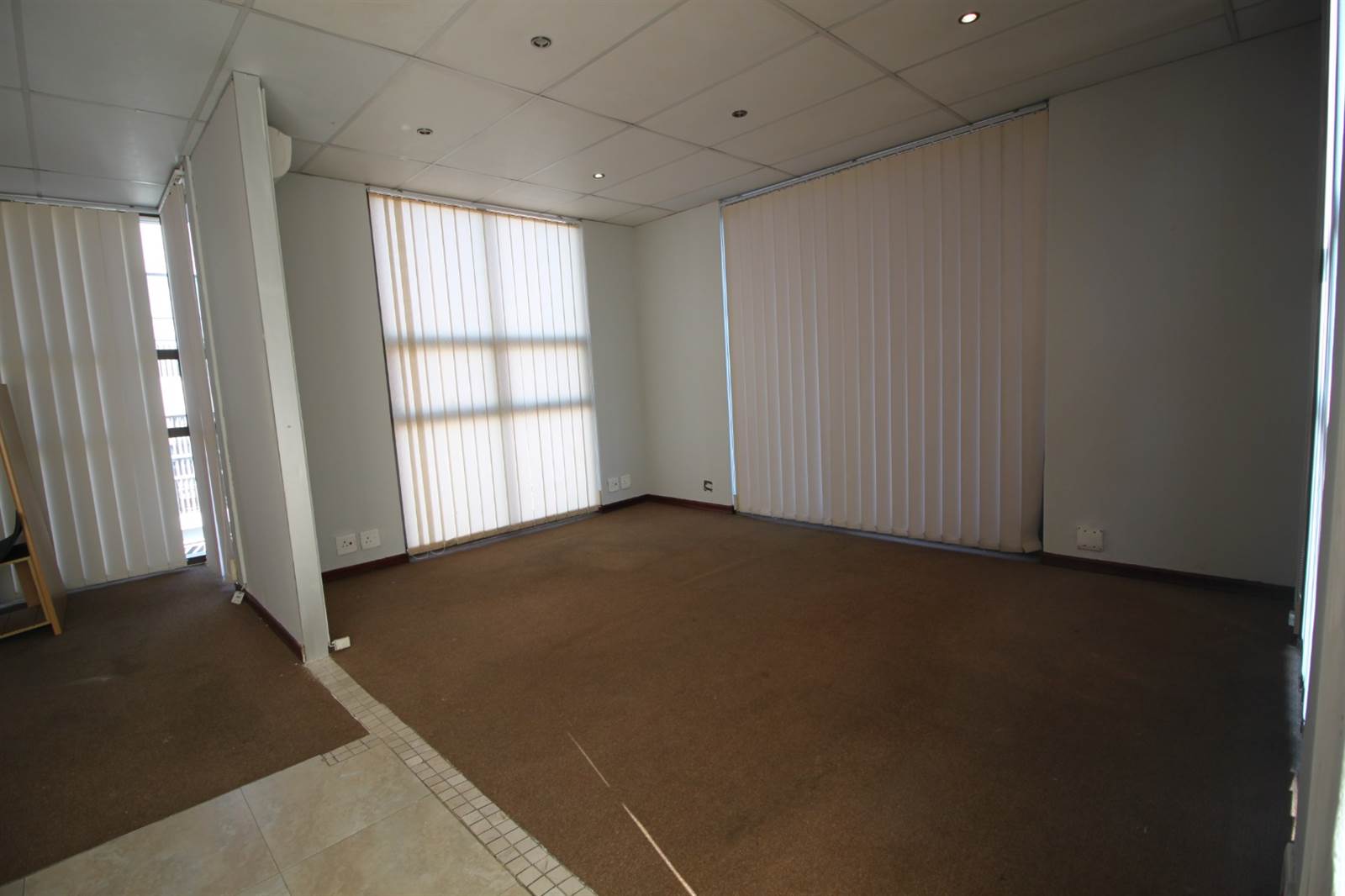 132  m² Commercial space in Bedfordview photo number 2