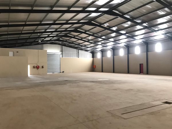 2476  m² Industrial space in Clayville