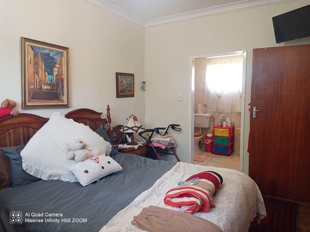 3 Bed House in Glen Marais photo number 13