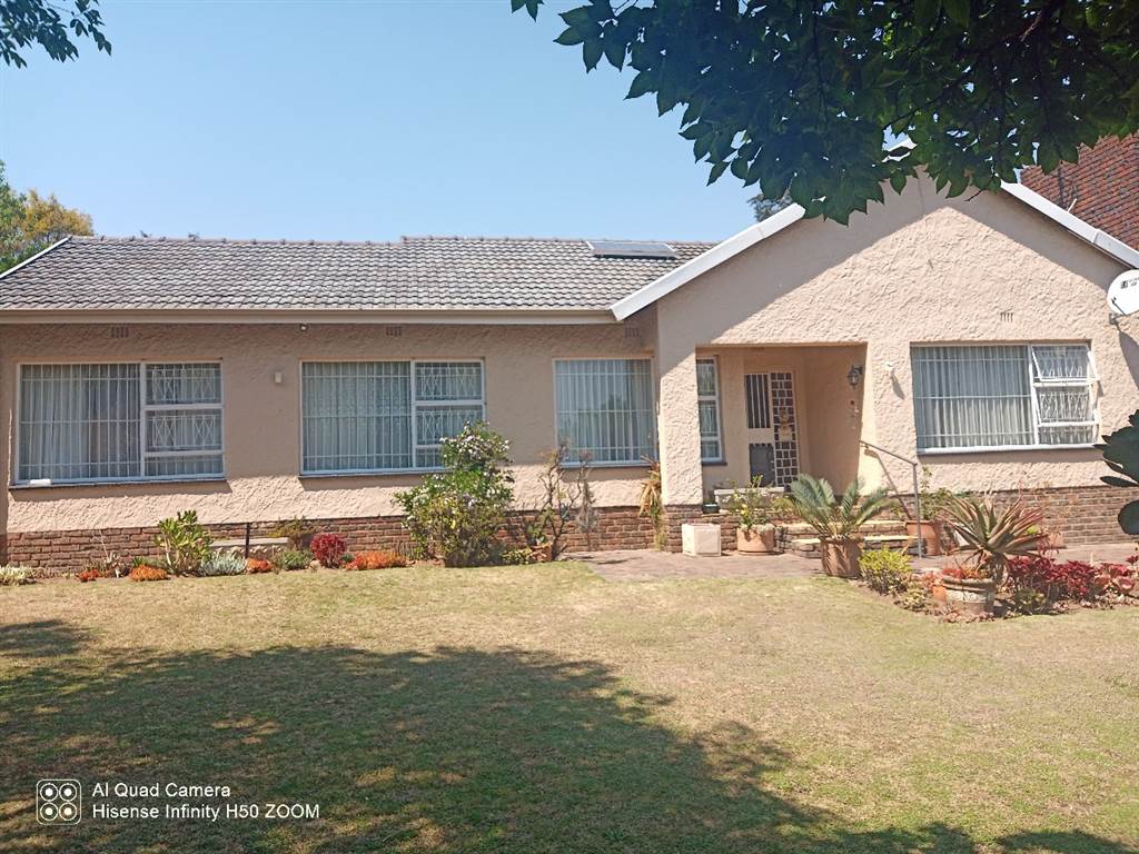 3 Bed House in Glen Marais photo number 30