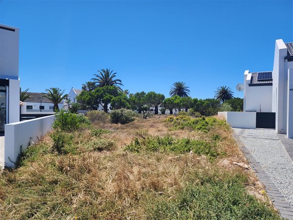 416 m² Land