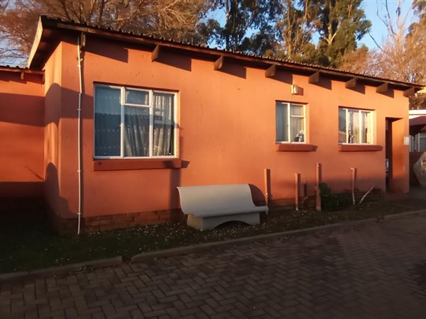 3 Bed Townhouse in Rensburg