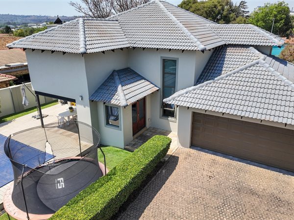 3 Bedroom House 3 Bedroom House