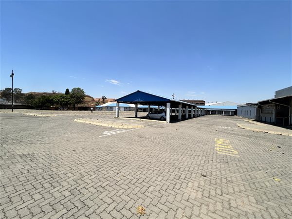 12 385  m² Industrial space