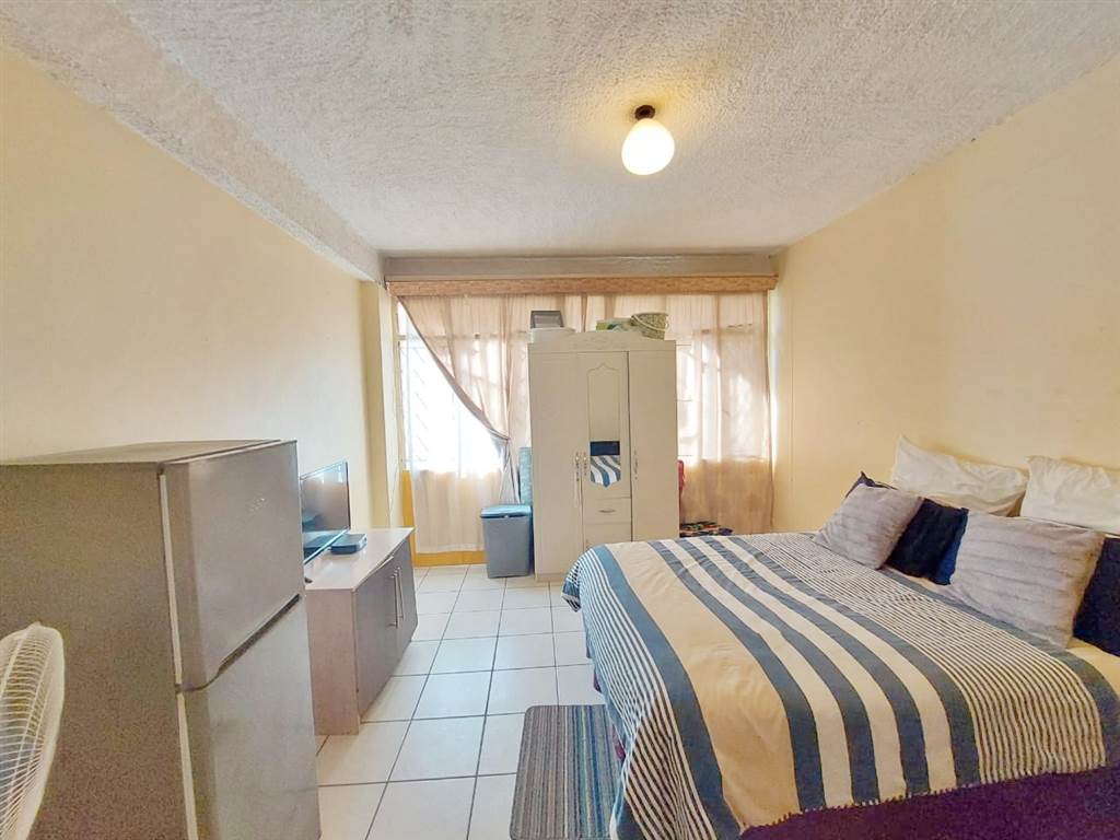 3 Bed Apartment in Polokwane Central photo number 6