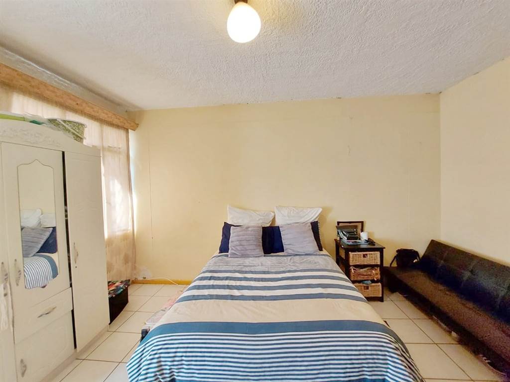 3 Bed Apartment in Polokwane Central photo number 7