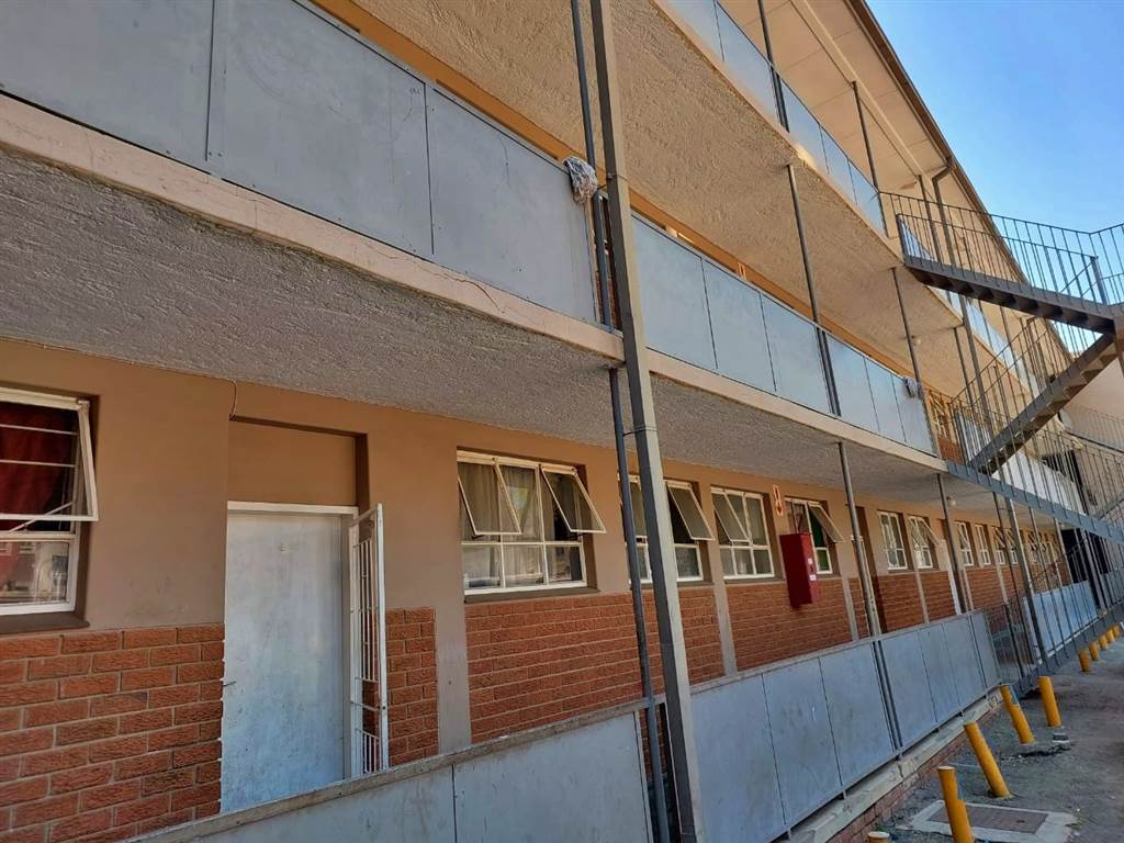 3 Bed Apartment in Polokwane Central photo number 4
