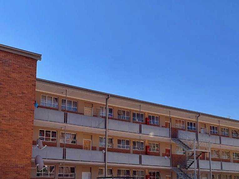 3 Bed Apartment in Polokwane Central photo number 3