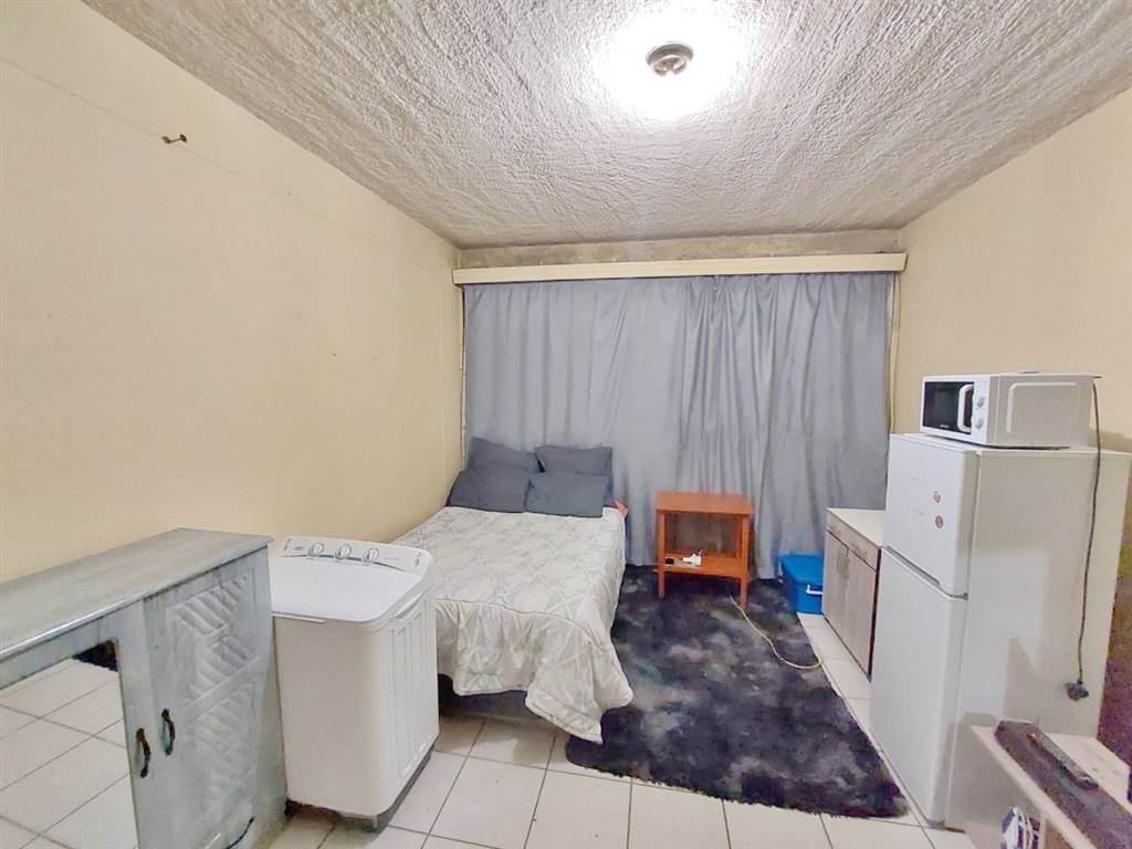 3 Bed Apartment in Polokwane Central photo number 8