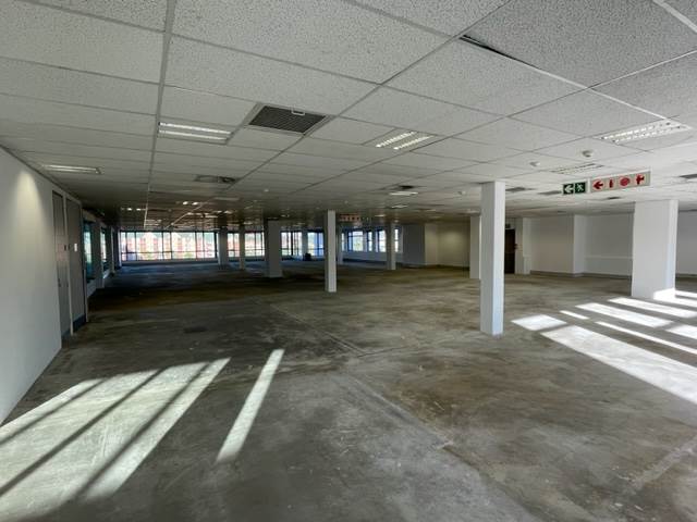 791  m² Commercial space in Die Hoewes photo number 6