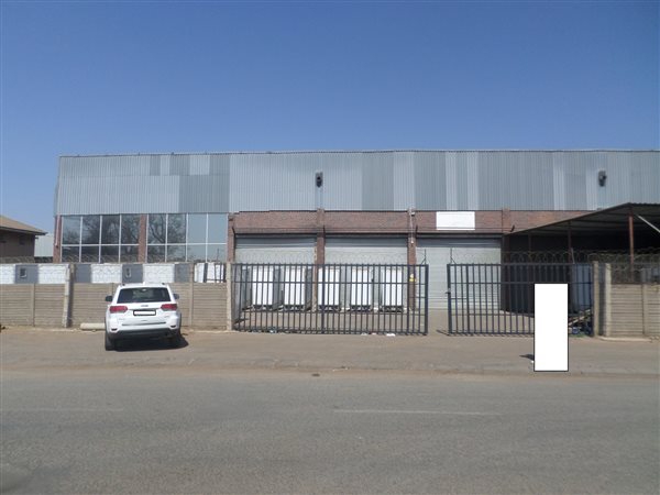 4 000  m² Industrial space