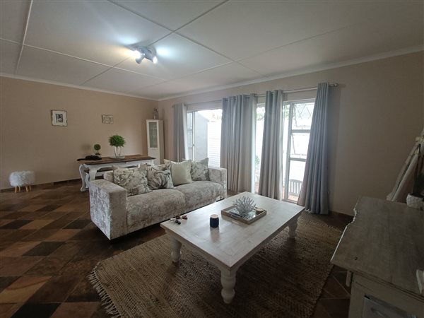 2 Bed Townhouse in Beacon Bay