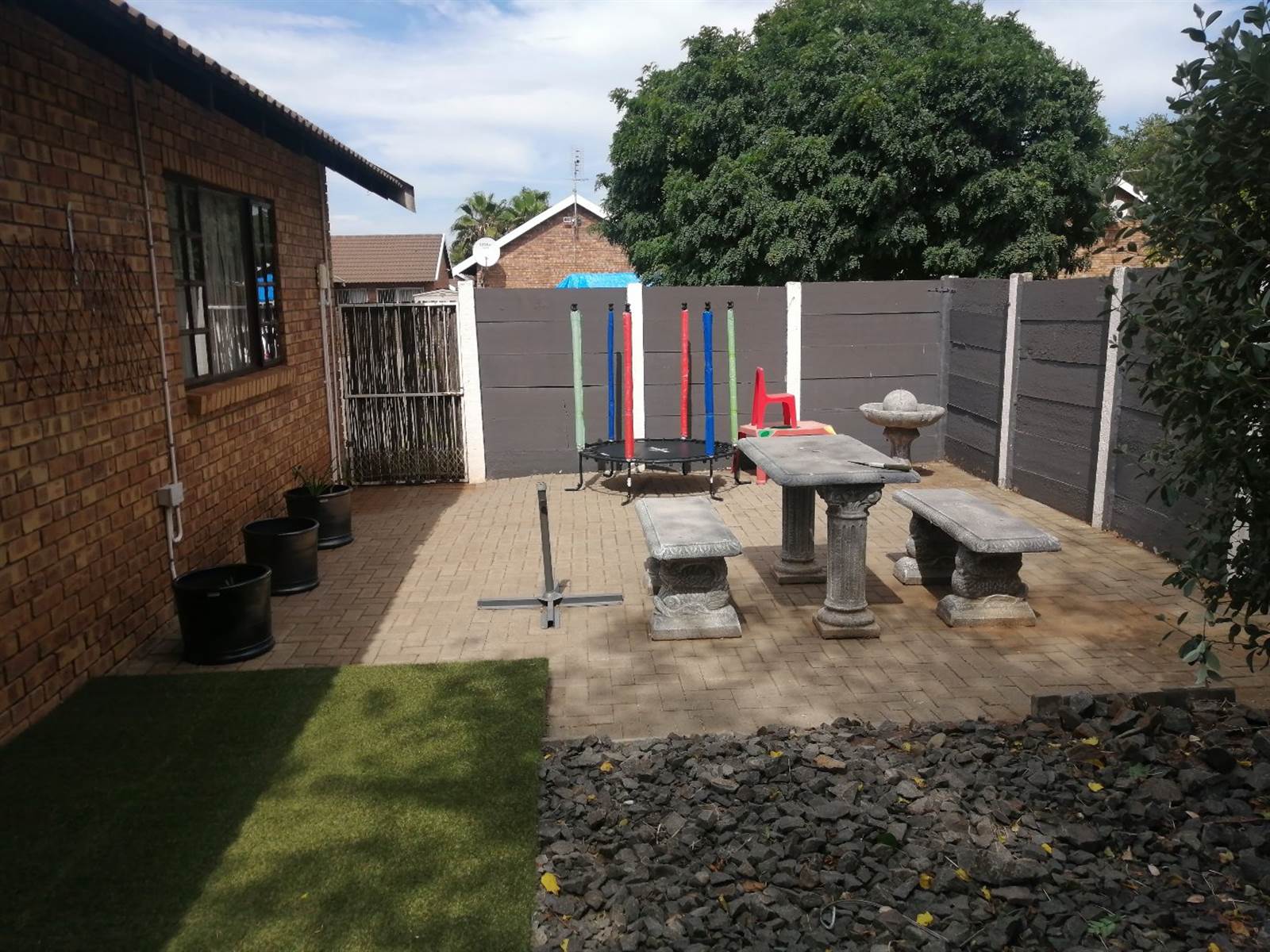 2 Bed Townhouse in Uitsig photo number 18