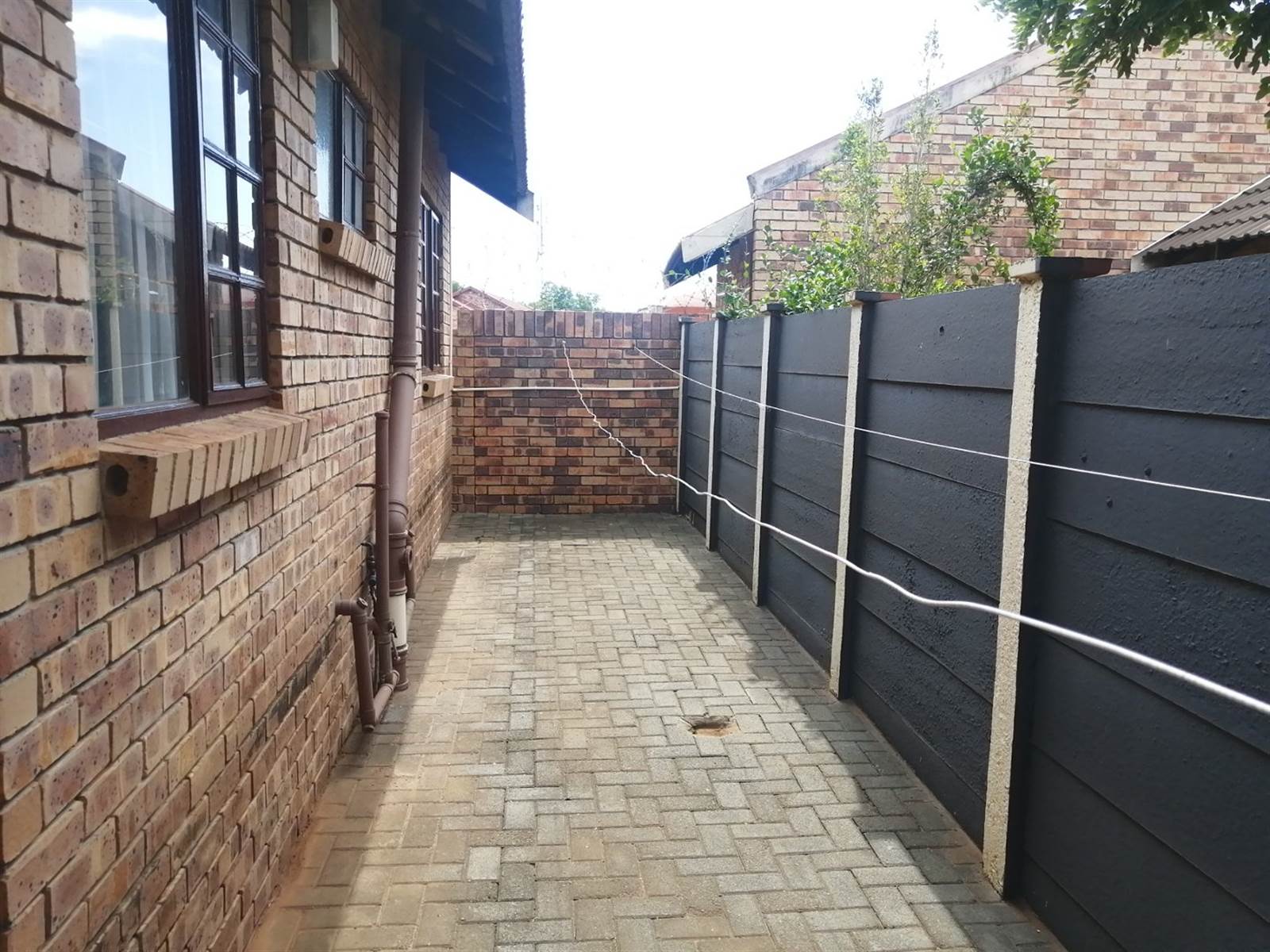 2 Bed Townhouse in Uitsig photo number 19