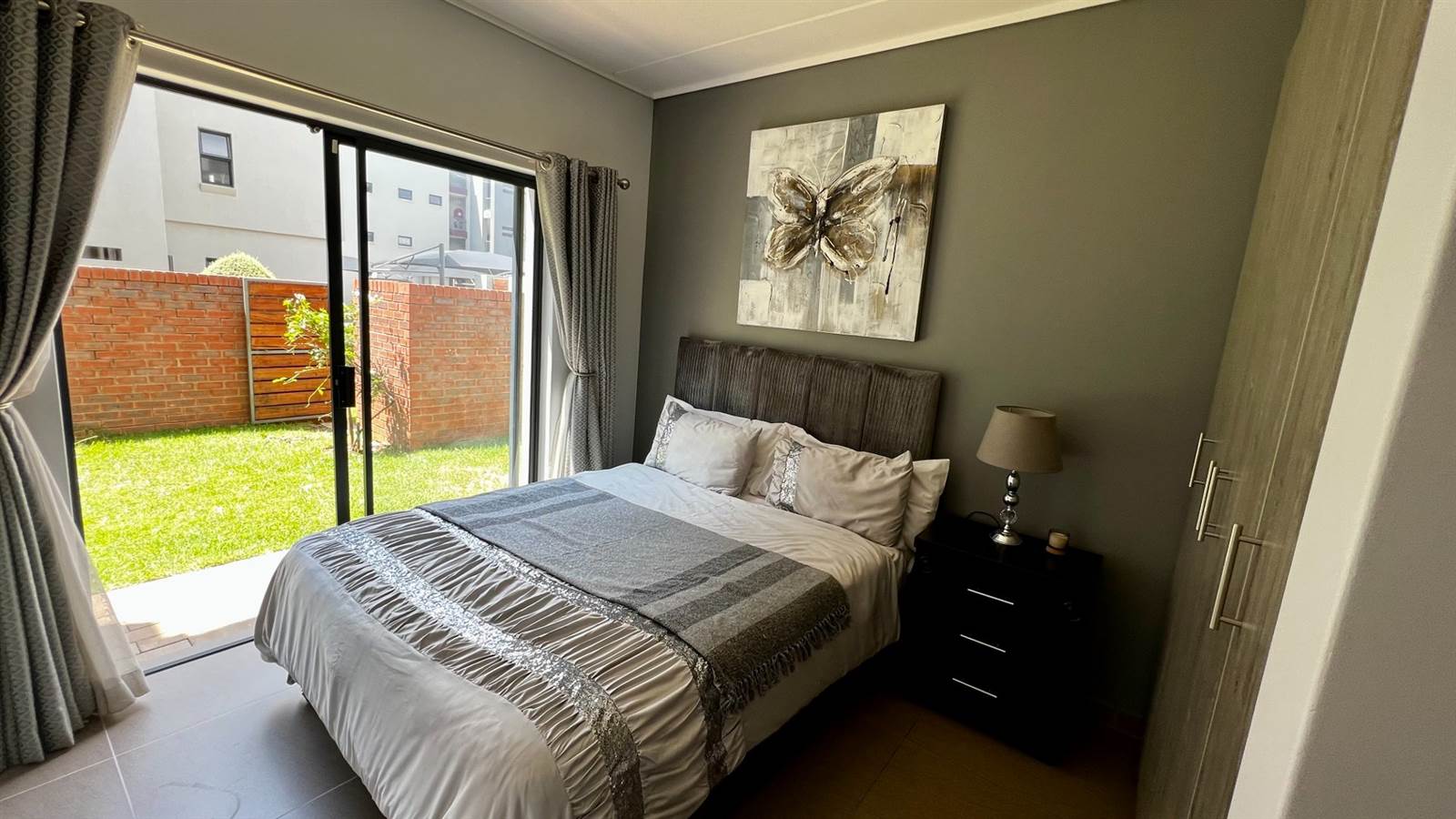 4 Bed Apartment in Kyalami photo number 24