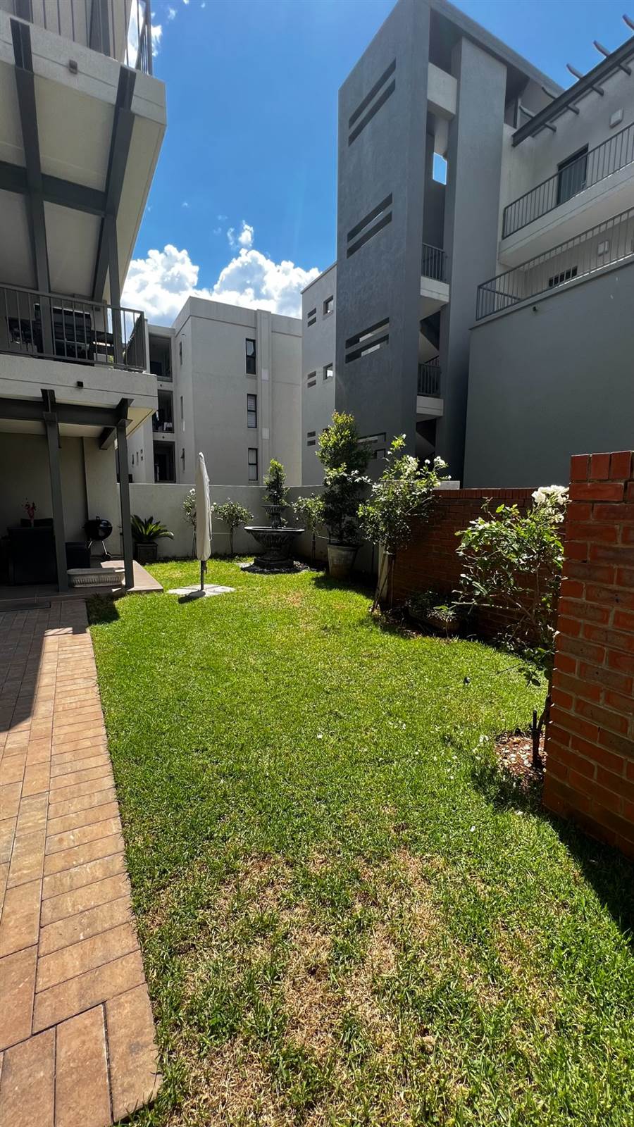 4 Bed Apartment in Kyalami photo number 1