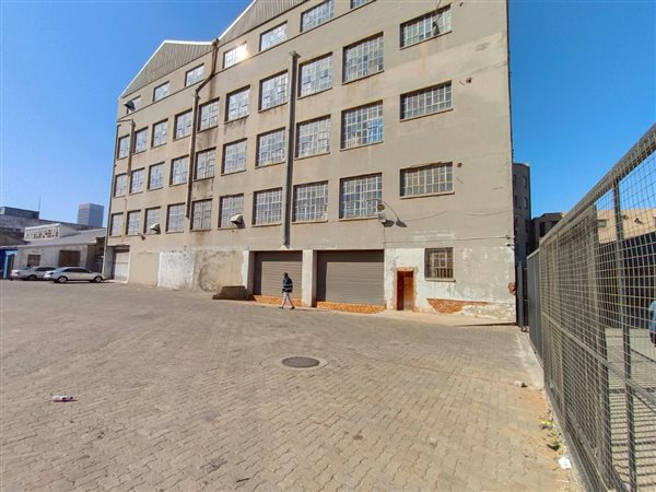 800  m² Industrial space