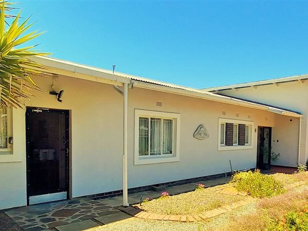 4 Bedroom House 4 Bedroom House