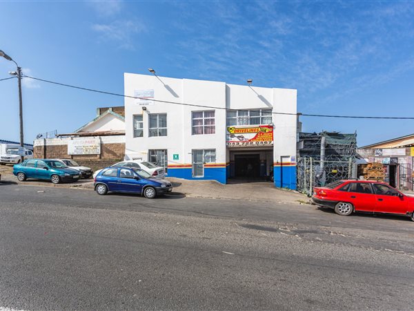 460  m² Commercial space in North End