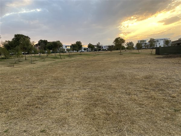 876 m² Land