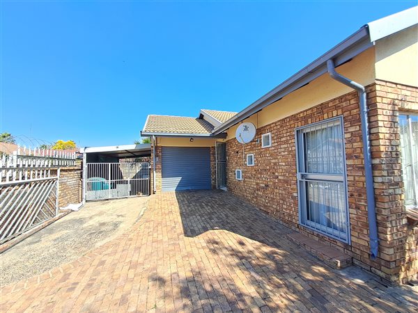 2 Bedroom House 2 Bedroom House