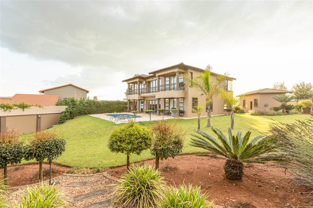 4 Bed House for sale in Zwavelpoort T4042096 Private Property