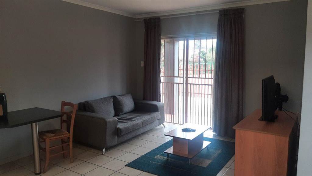 1 Bed Townhouse in Secunda photo number 5