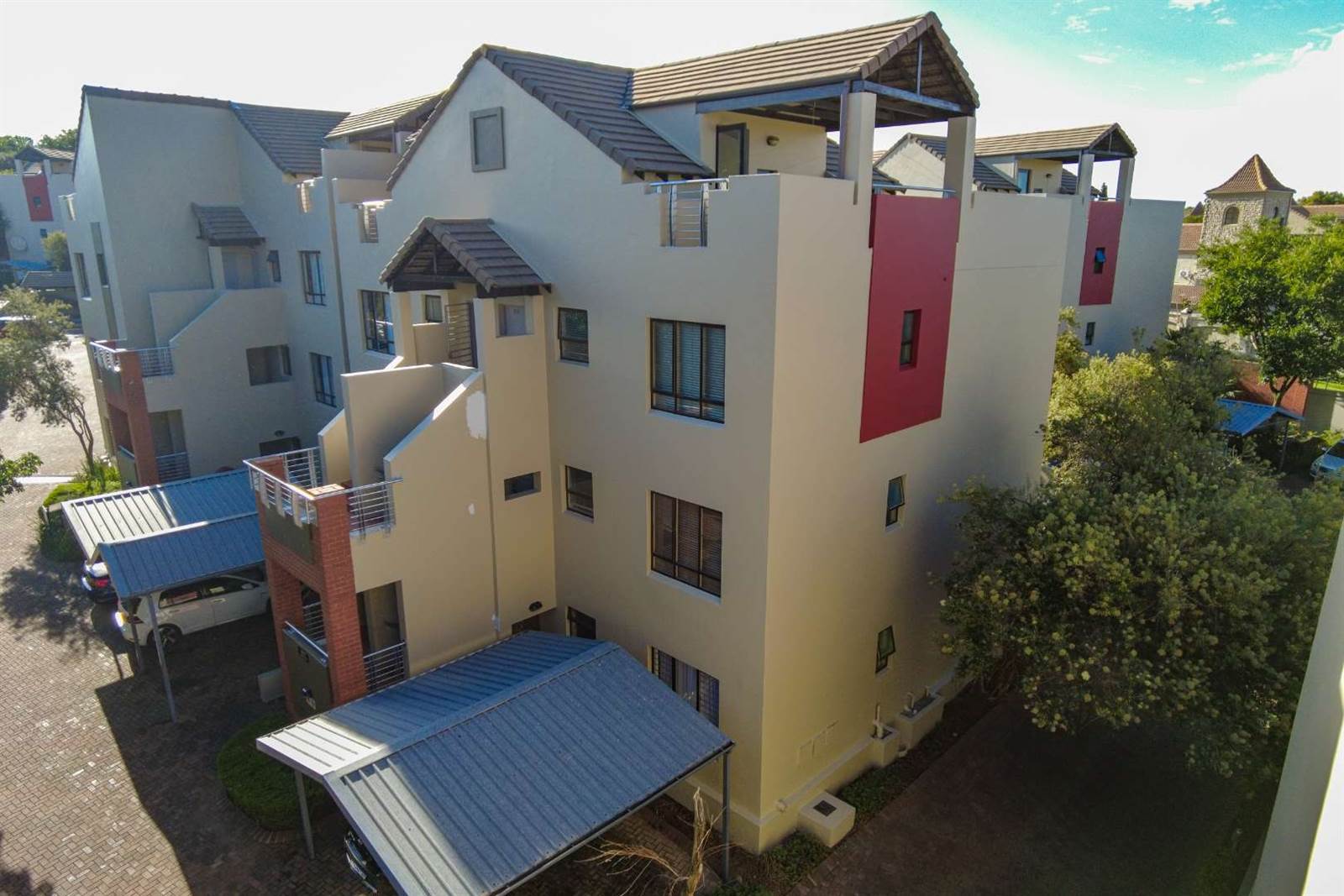 2 Bed Apartment in Lonehill photo number 4