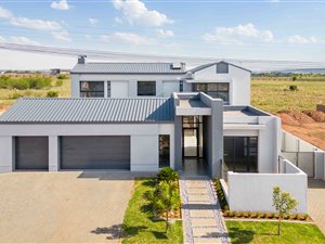 6 Bed House in Midstream Heights