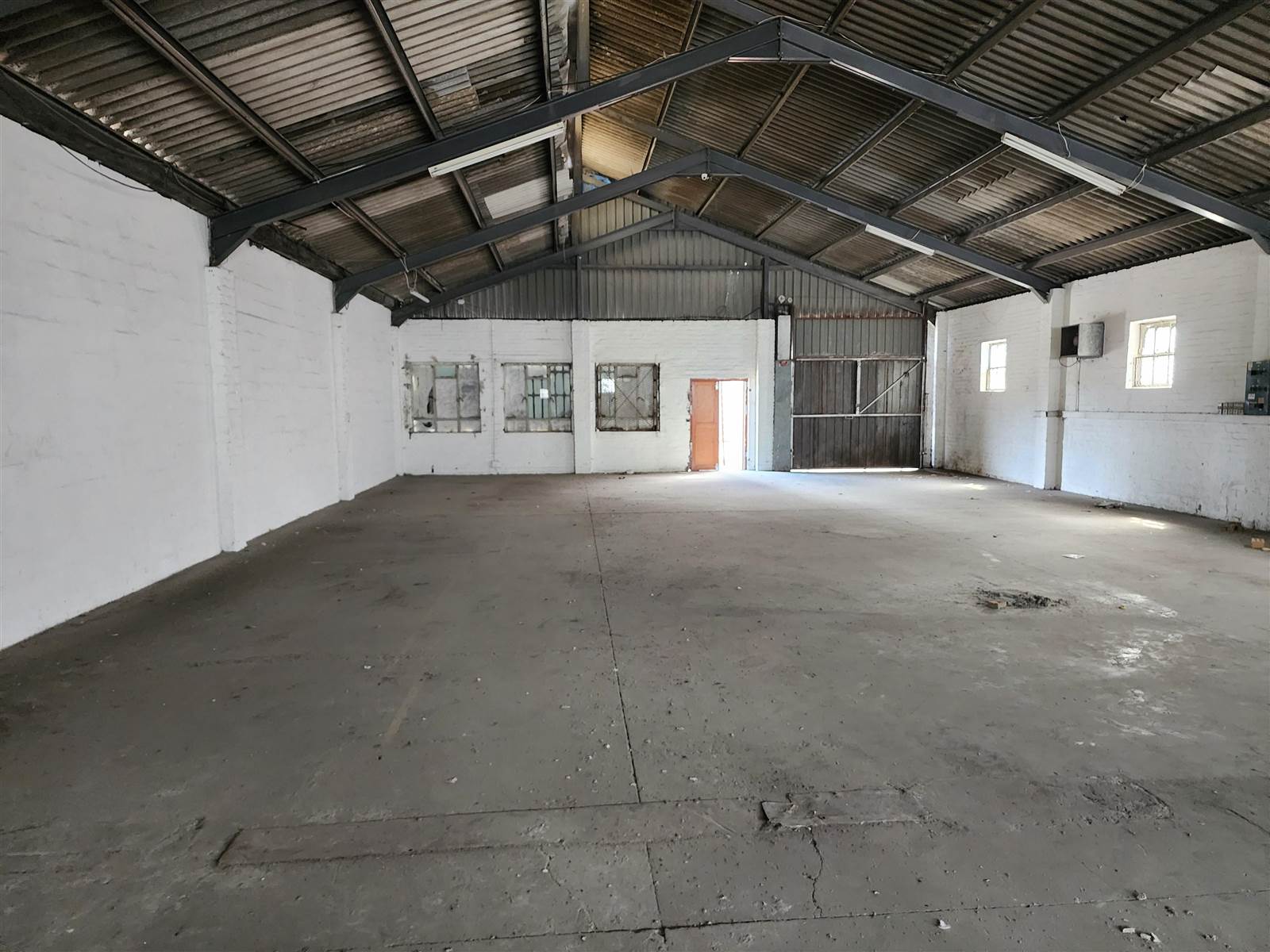 300  m² Industrial space in Athlone photo number 1
