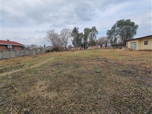3773 m² Land available in Lennoxton